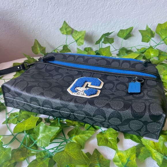 Coach X Peanuts Carryall Pouch In Signature Canvas With Snoopy c4308 - Picture 3 of 7